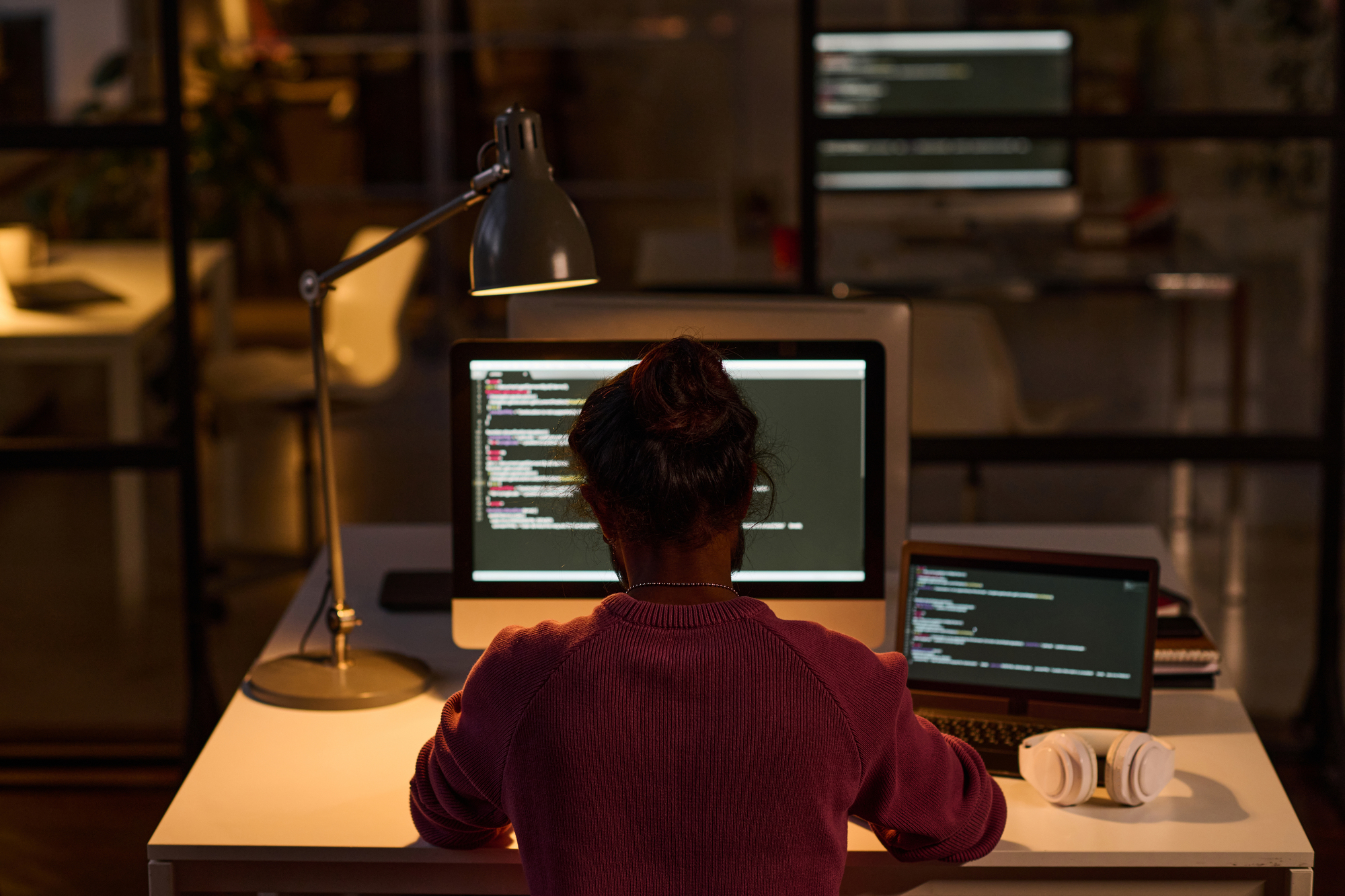 Розробники витрачають на кодування лише 16% робочого часу, решта — фонові та операційні завдання