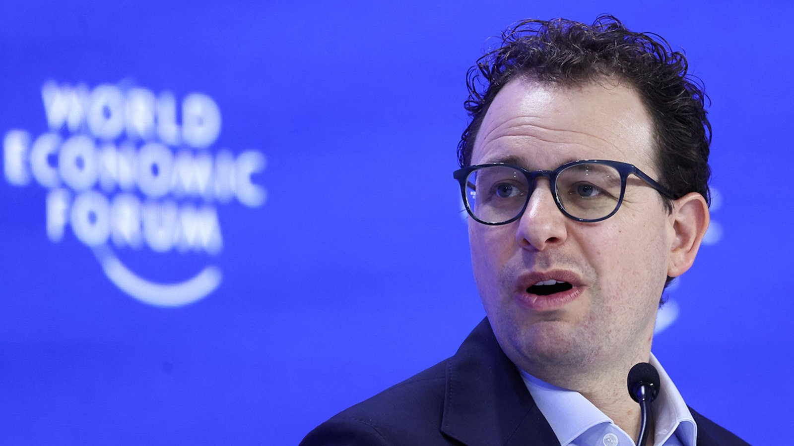 Бос Anthropic: «Штучний інтелект писатиме 90% коду через півроку, а за рік — забере на себе все»