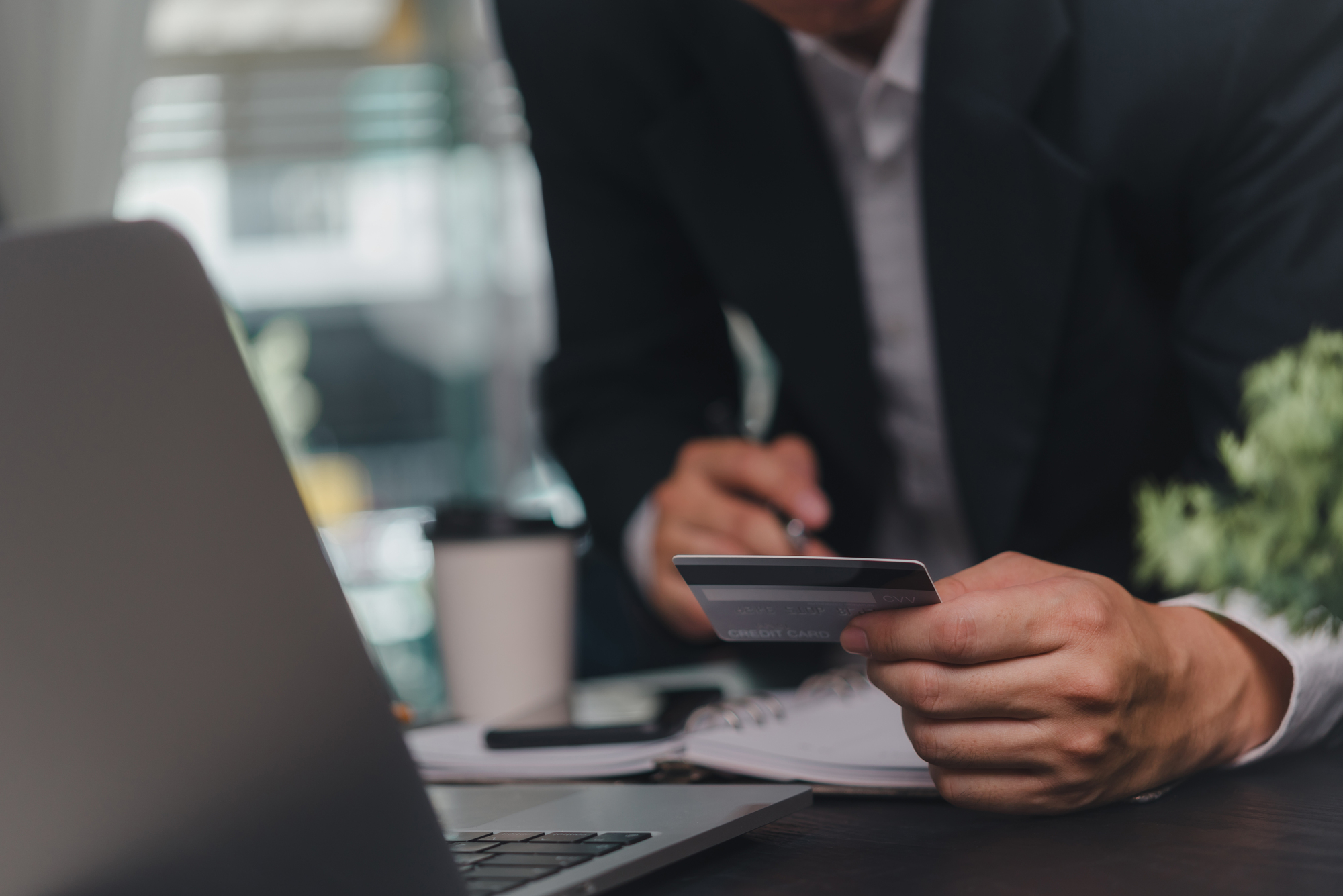 HR-менеджер наймав вигаданих працівників і «заробив» на їхній зарплаті $2,2 млн — обман розкрили лише через 8 років