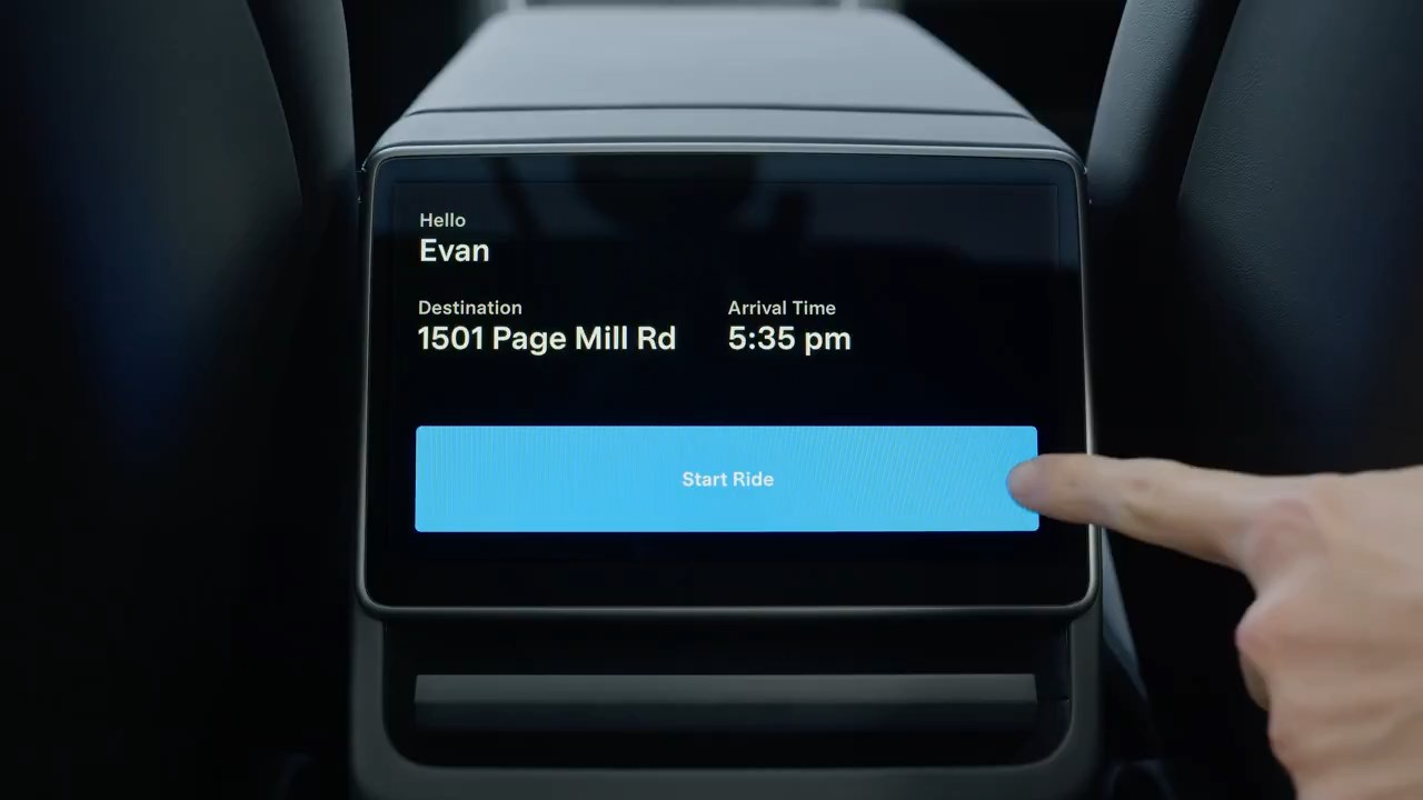 Tesla тестує FSD Supervised ─ &laquo;автономне&raquo; роботаксі, але з водієм за кермом