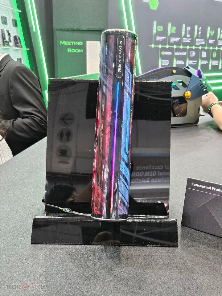 Maxsun показала прозору відеокарту з водяним охолодженням — і вона виглядає як арт-об'єкт