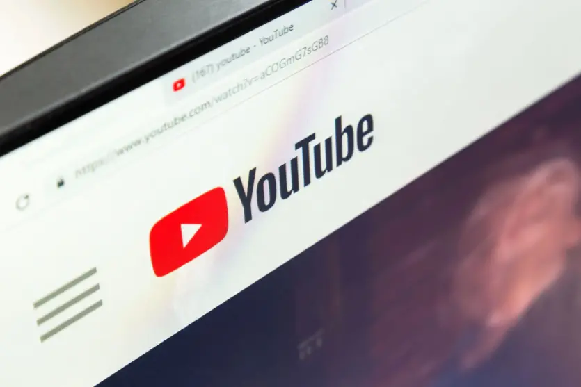 YouTube пом'якшує модерацію – коли суспільний інтерес переважає можливу шкоду