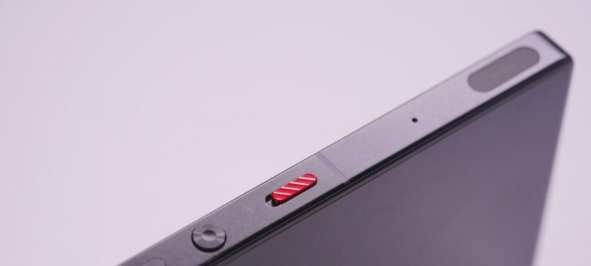 Ігровий смартофн RedMagic 10S Pro отримав розігнаний чип Snapdragon 8 Elite, батарею на 7050 мА•год й активне охолодження ─ від $700