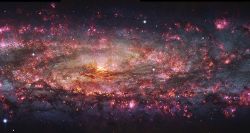 Космічна краса: 65 тисяч світлових років у детальній кольоровій карті галактики Скульптор