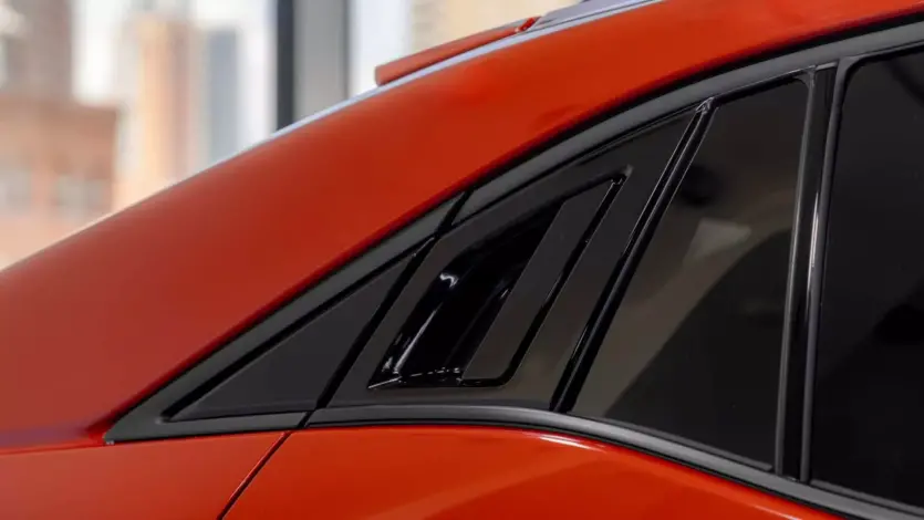 Subaru представила електрокросовер Uncharted — з розгоном до «сотні» за 5 секунд і запасом ходу 492 км