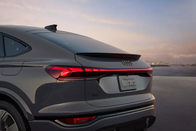 Нові електричні Audi Q6 і SQ6 Sportback e-tron пропонують до 509 к.с. та понад 500 км запас ходу за $69600 і вище