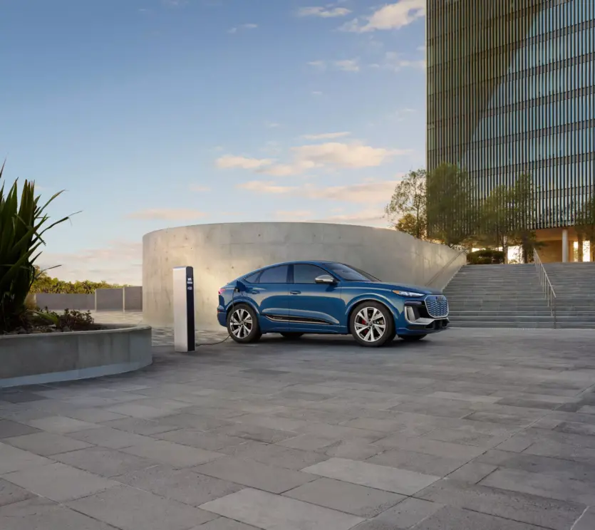 Нові електричні Audi Q6 і SQ6 Sportback e-tron пропонують до 509 к.с. та понад 500 км запас ходу за $69600 і вище