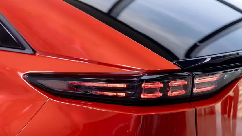 Subaru представила електрокросовер Uncharted — з розгоном до «сотні» за 5 секунд і запасом ходу 492 км