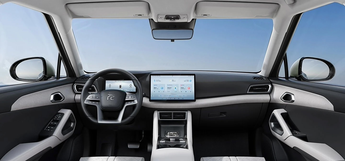 Електрокросовер за $10 500: BYD представила Yuan Up Pilot