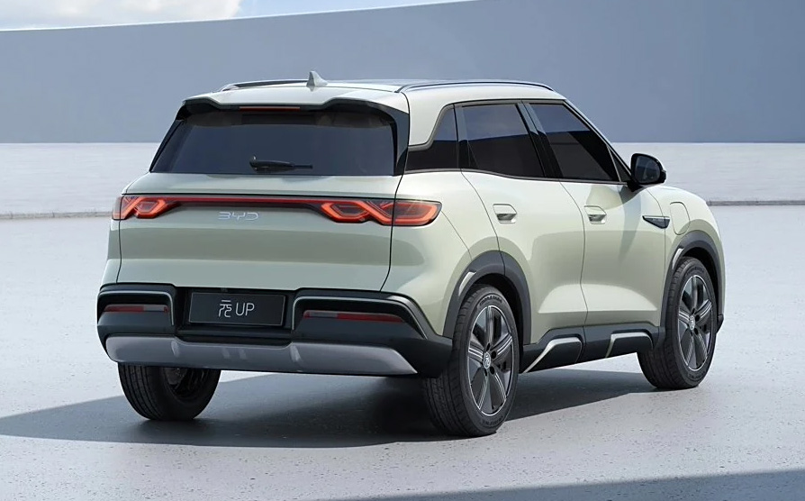 Електрокросовер за $10 500: BYD представила Yuan Up Pilot