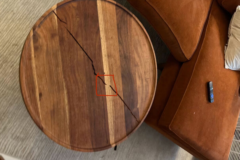 ШІ “трощить” меблі: власник житла Airbnb намагався стягнути £12 000 з жінки-науковиці за фейковий розгром