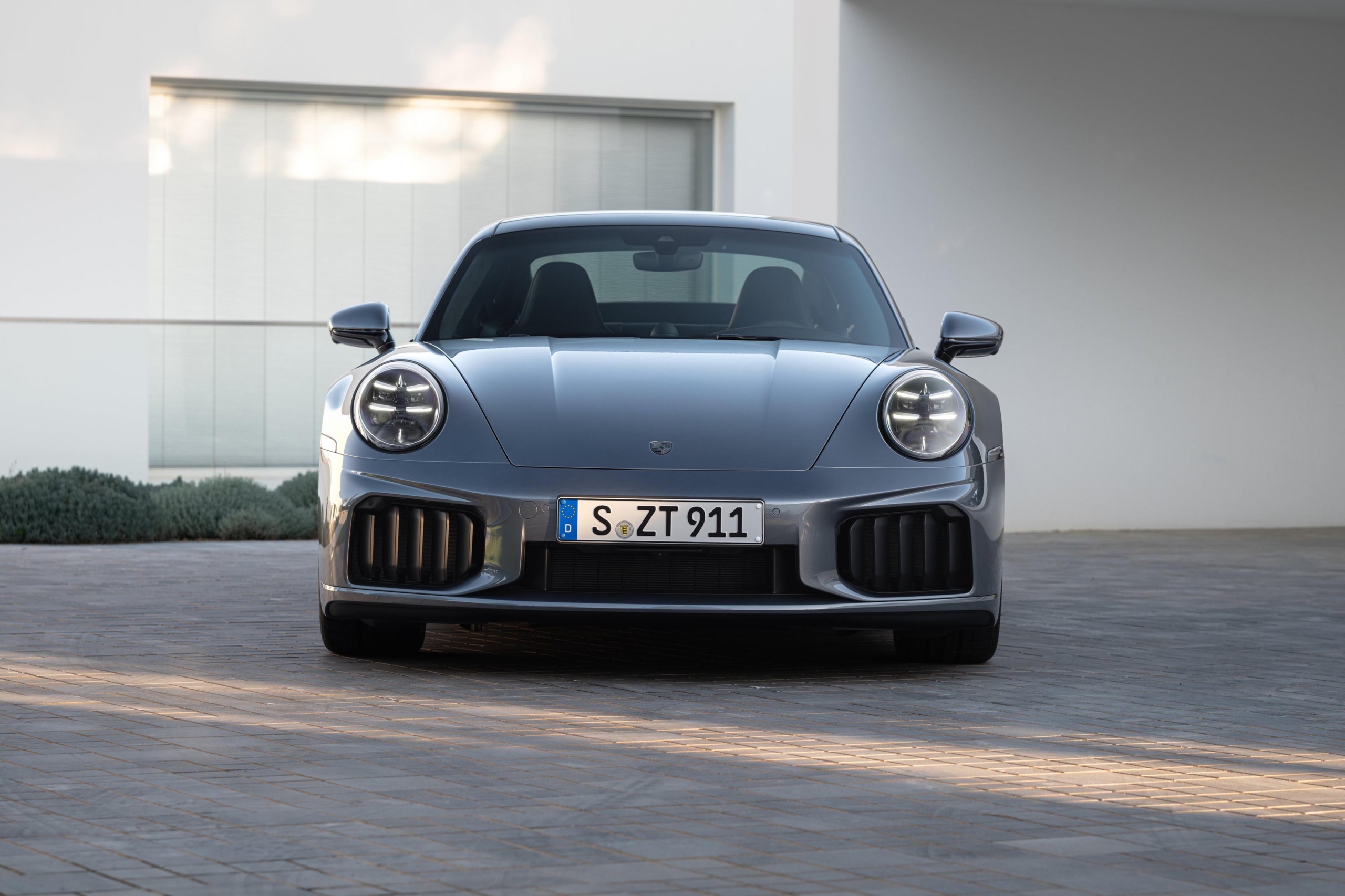 Найпотужніший Porsche 911 Turbo S вже в Україні: 711 к.с. та ціна під 15 млн грн