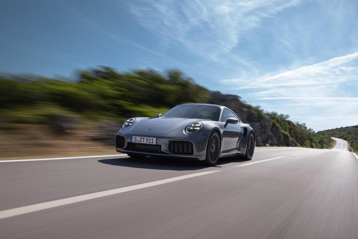 Найпотужніший Porsche 911 Turbo S вже в Україні: 711 к.с. та ціна під 15 млн грн
