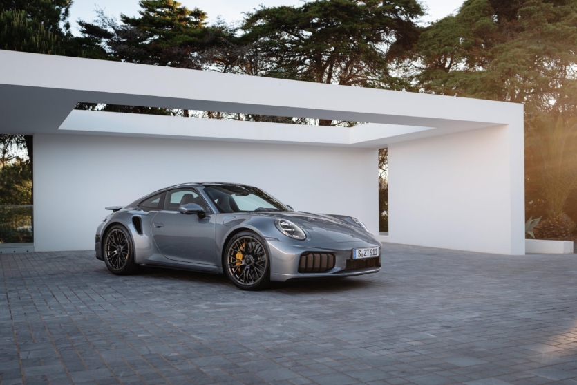 Найпотужніший Porsche 911 Turbo S вже в Україні: 711 к.с. та ціна під 15 млн грн