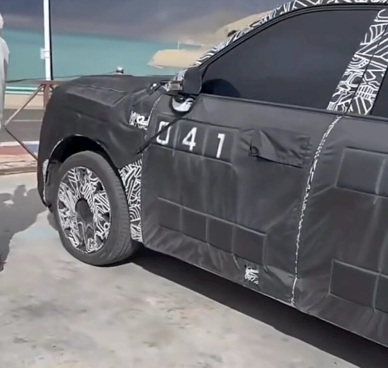 Голова Xiaomi показав авто YU9: електромобіль проходить випробування