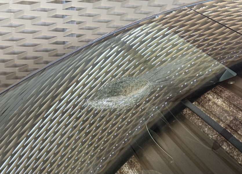 Tesla Model Y вперше протаранив… метеорит — електромобіль продовжив рух на автопілоті