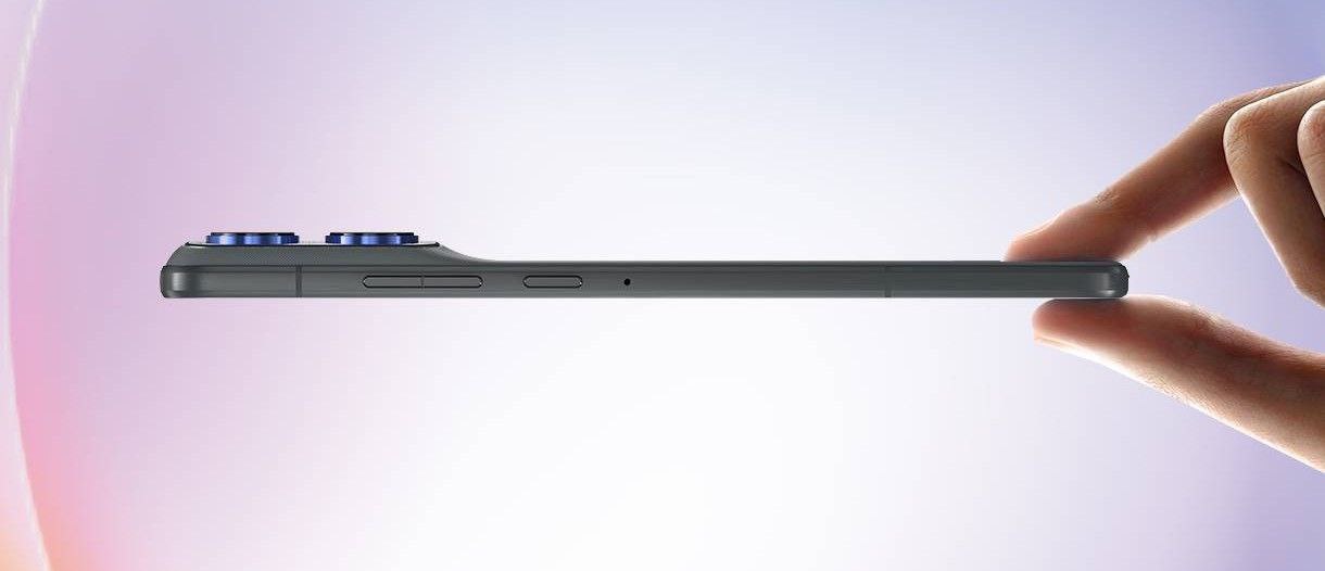 "Вбивця" Galaxy Edge: вийшов тонкий смартфон Motorola Edge 70 за €800