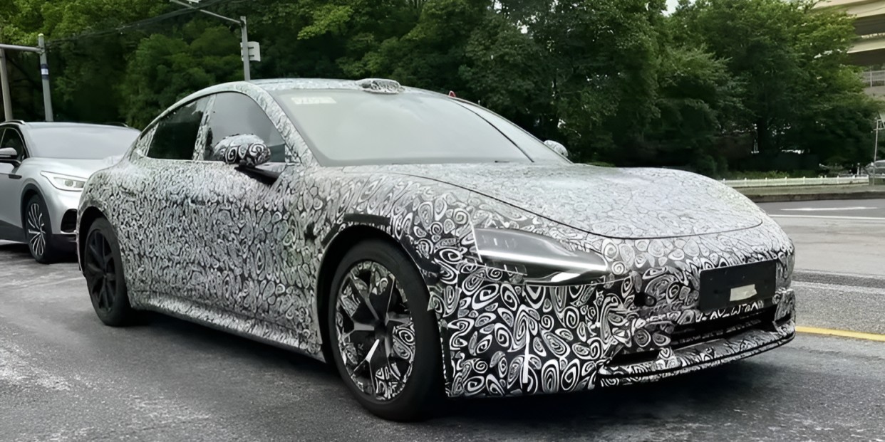 Оновлення Xiaomi SU7: дивне авто помічено на тестуванні, компанія розпродає попередні моделі