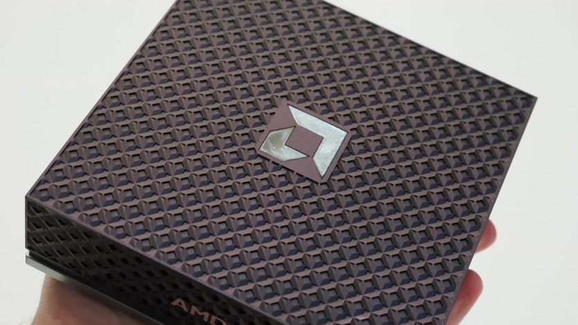 Єдиний у світі ПК під брендом AMD: що всередині та для чого він