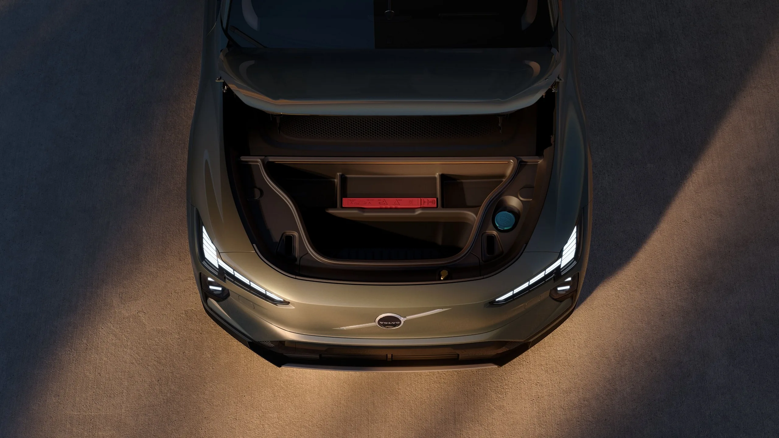 Вийшов Volvo EX60: електрокросовер із запасом ходу до 810 км та 10-річною гарантією на батарею