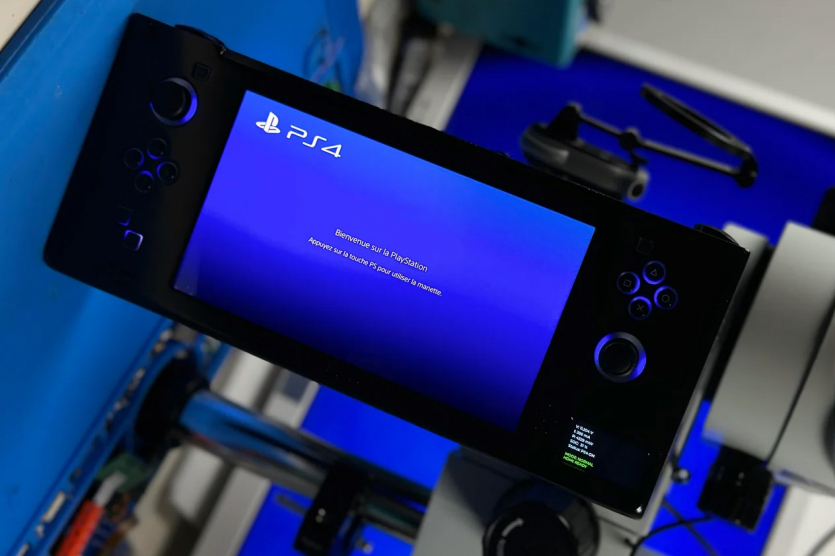 Модерка перетворила PlayStation 4 Slim на повнофункціональну портативну консоль