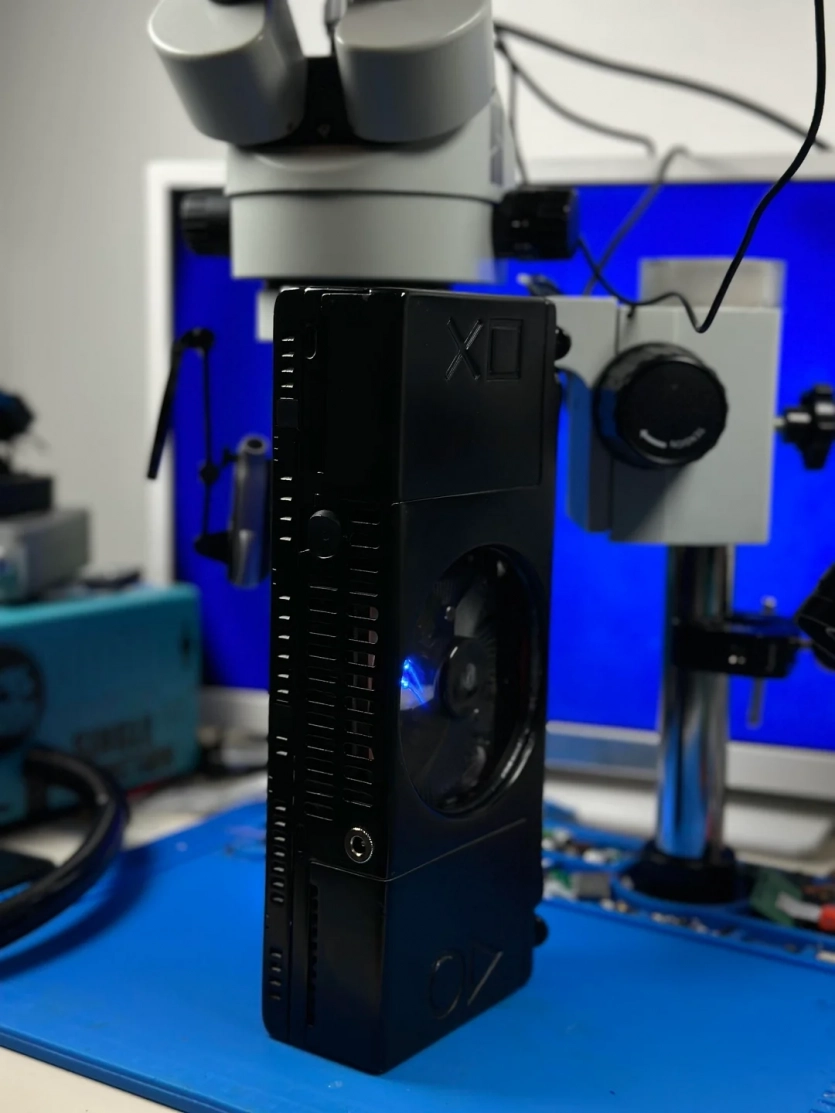 Модерка перетворила PlayStation 4 Slim на повнофункціональну портативну консоль