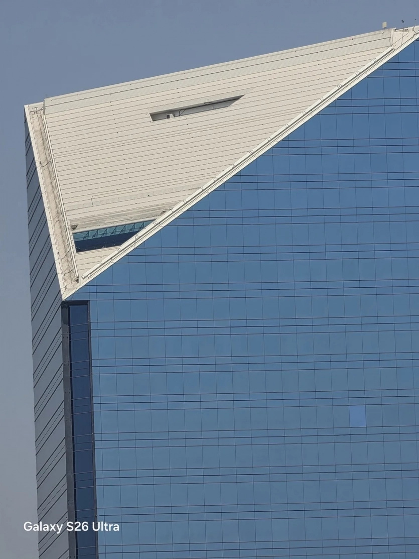 Перші фото з камери Samsung Galaxy S26 Ultra проти iPhone 17 Pro та Vivo X300 Pro: який смартфон знімає краще?