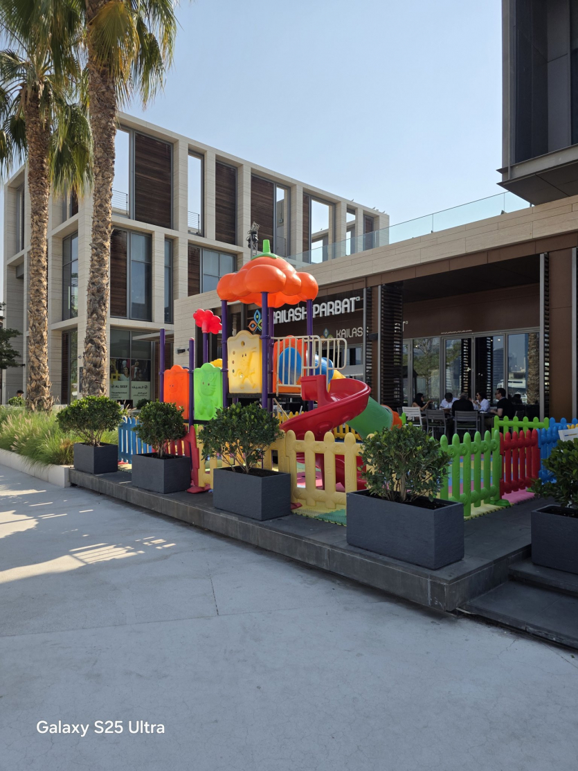 Перші фото з камери Samsung Galaxy S26 Ultra проти iPhone 17 Pro та Vivo X300 Pro: який смартфон знімає краще?