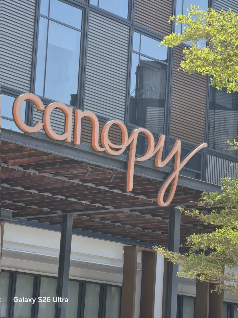 Перші фото з камери Samsung Galaxy S26 Ultra проти iPhone 17 Pro та Vivo X300 Pro: який смартфон знімає краще?