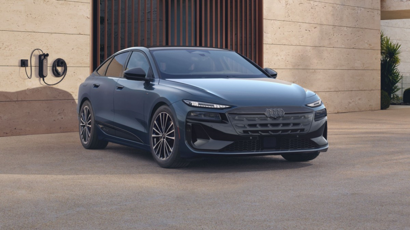 Audi A6 e-tron і Q6 e-tron 2027: кнопки знову на кермі, ChatGPT у салоні й обмін даними про ями