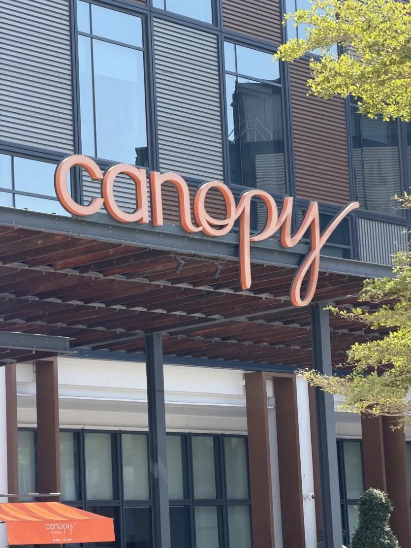 Перші фото з камери Samsung Galaxy S26 Ultra проти iPhone 17 Pro та Vivo X300 Pro: який смартфон знімає краще?