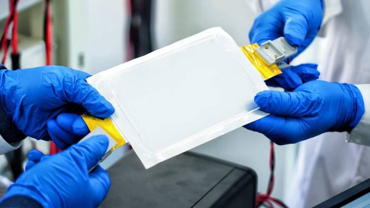 Китай створив батарею на 700 Вт•год/кг: електромобілі можуть отримати понад 1000 км запасу ходу