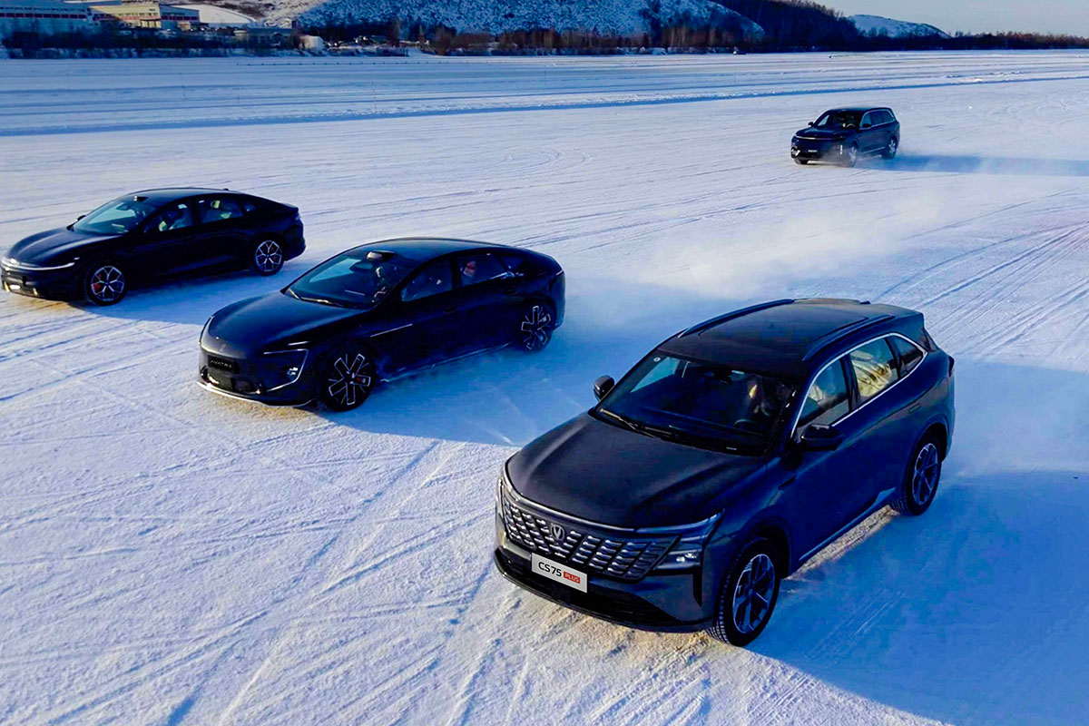 Електромобіль, який не боїться -50°C: вийшов перший серійний Changan Nevo A06 з батареєю CATL Naxtr