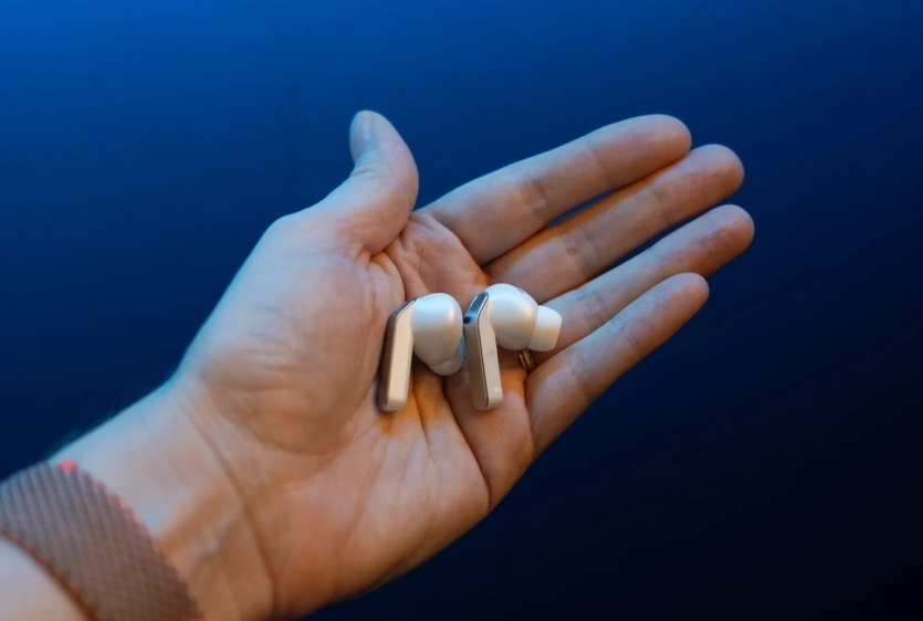 Нові Galaxy Buds 4 та Bud 4 Pro від Samsung: еволюція дизайну та покращене ANC