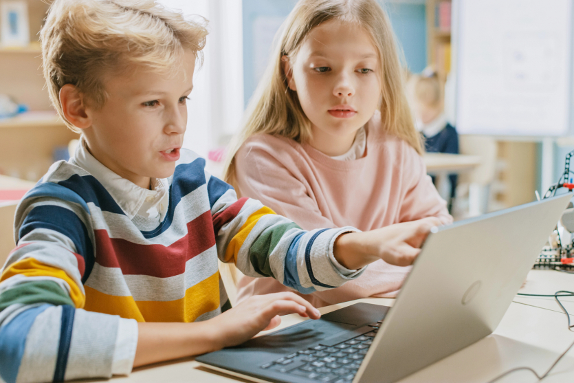 День народження з Claude Code: підлітки створили з нуля 10 ігор за 2 години