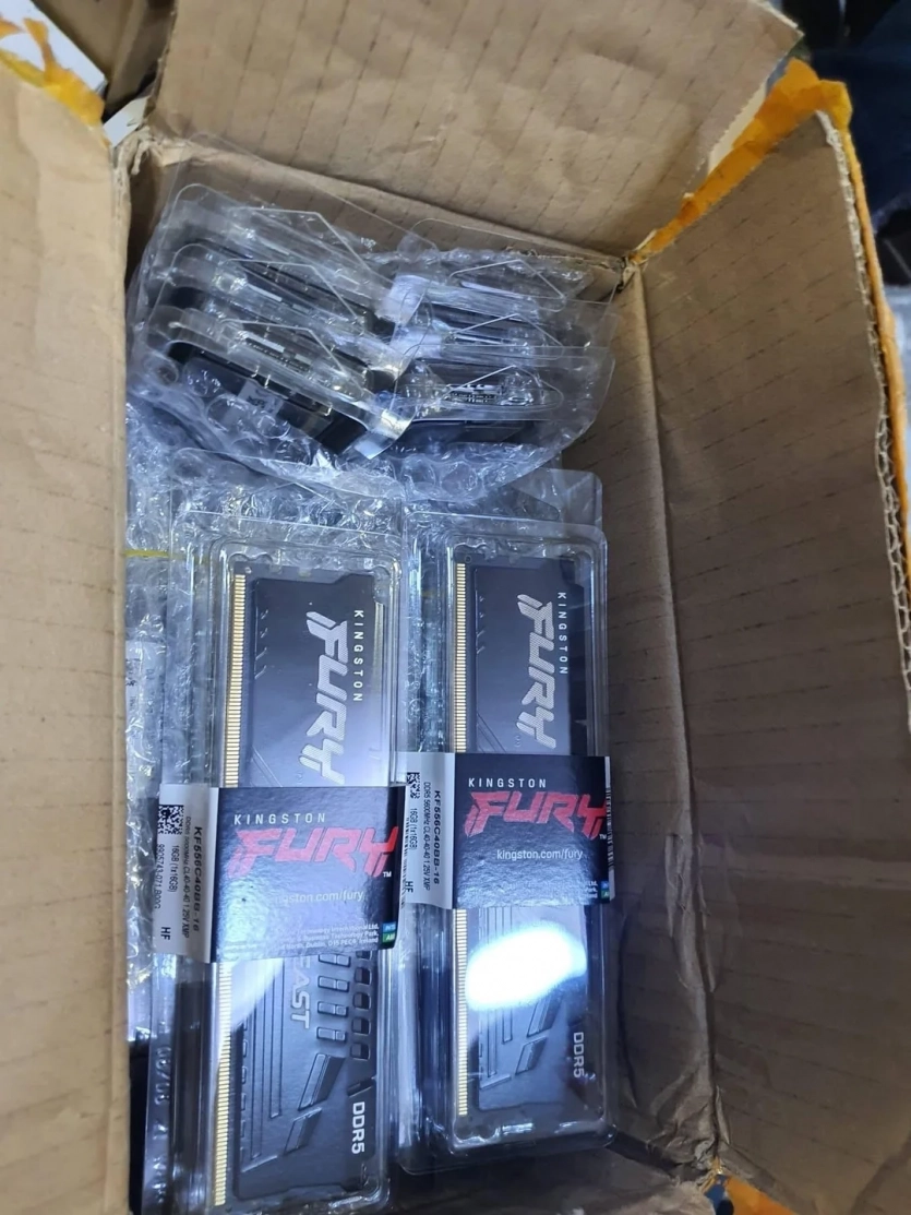 Зірвав джекпот: користувач Reddit заплатив Amazon $100 за повернені товари, а отримав DDR5 на $8000