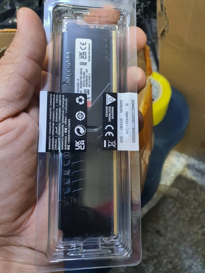 Зірвав джекпот: користувач Reddit заплатив Amazon $100 за повернені товари, а отримав DDR5 на $8000