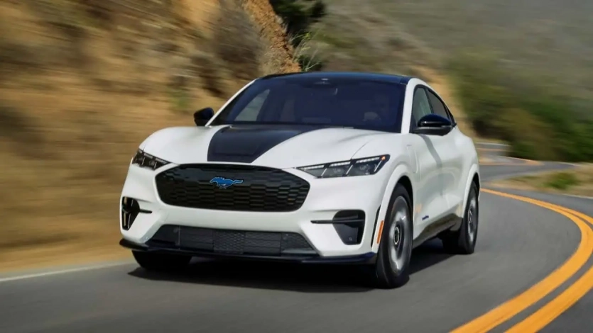 Ford тепер стягує додаткову плату за передній багажник в авто