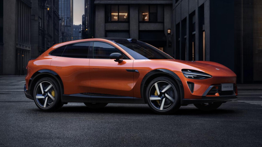 «Алло» представляє Xiaomi YU7 в Україні — три версії за ціною від 1,716 млн грн.